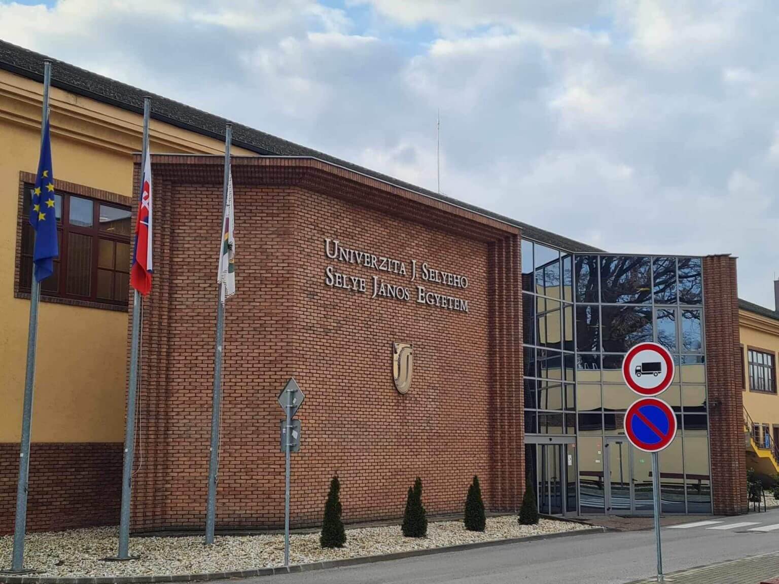 Usnesení Asociace děkanů pedagogických fakult České republiky z jednání na Univerzitě J. Selyeho v Komárně dne 1. února 2024